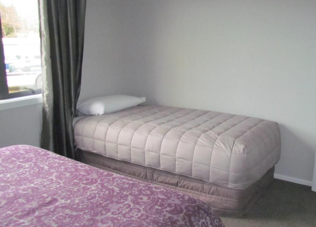 Birchwood Cottages Те-Анау Номер фото