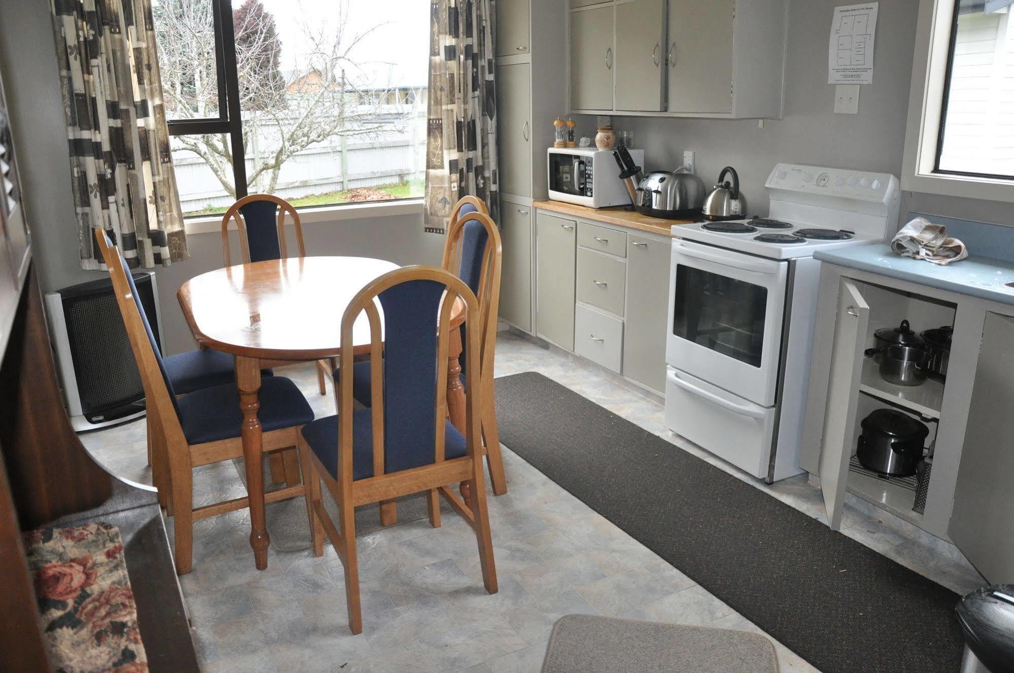 Birchwood Cottages Те-Анау Экстерьер фото